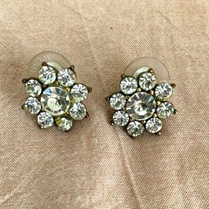 Rhinestone stud earrings